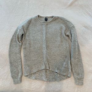 Gap women’s grey sweater; small